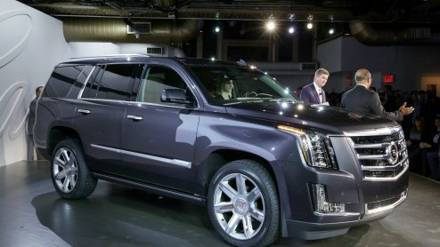 Cadillac introduceert de nieuwe Escalade 6.2 V8 model 2015, die begin volgend jaar op de markt komt.